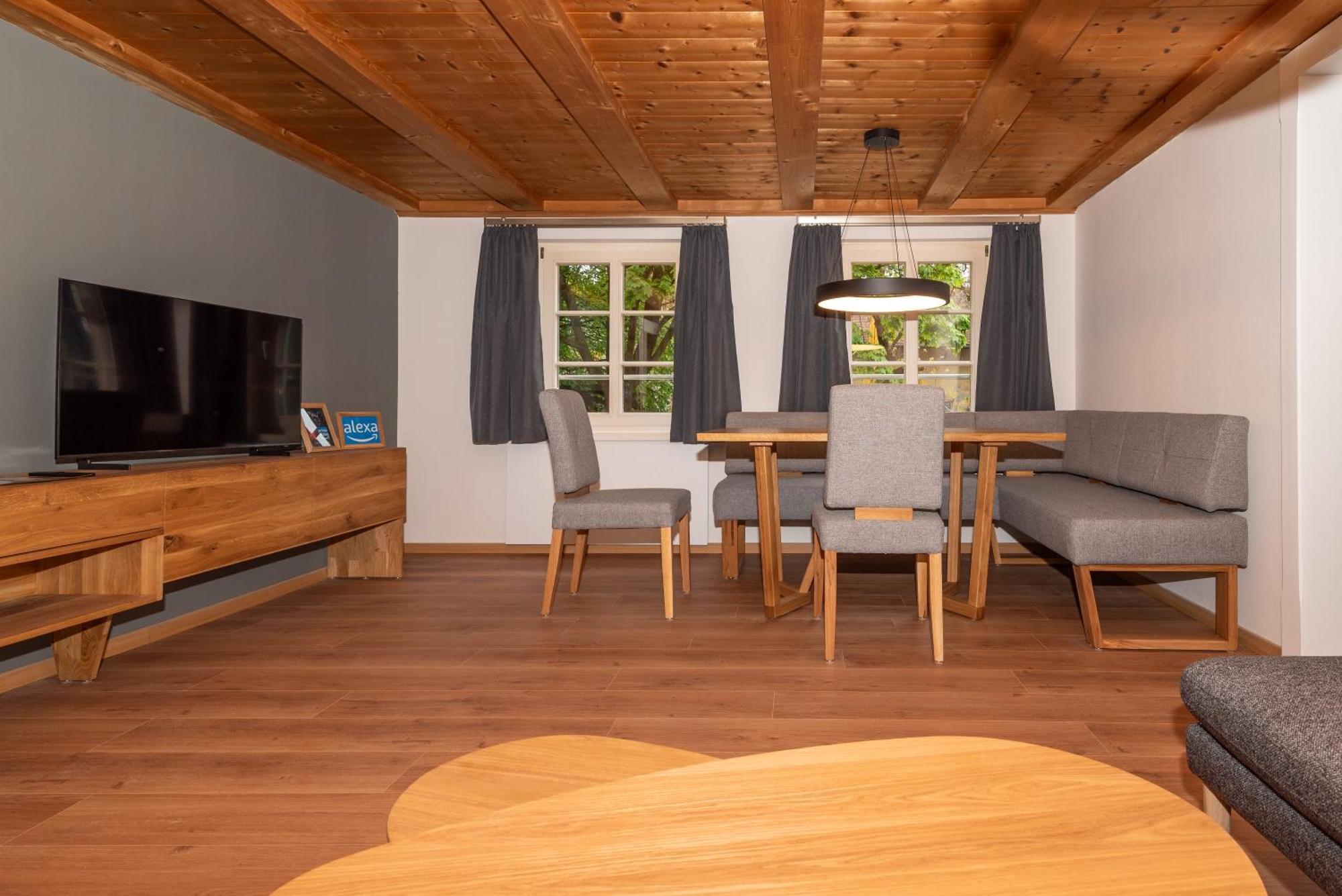 Crimson Cottage Apartments Dornbirn Ngoại thất bức ảnh