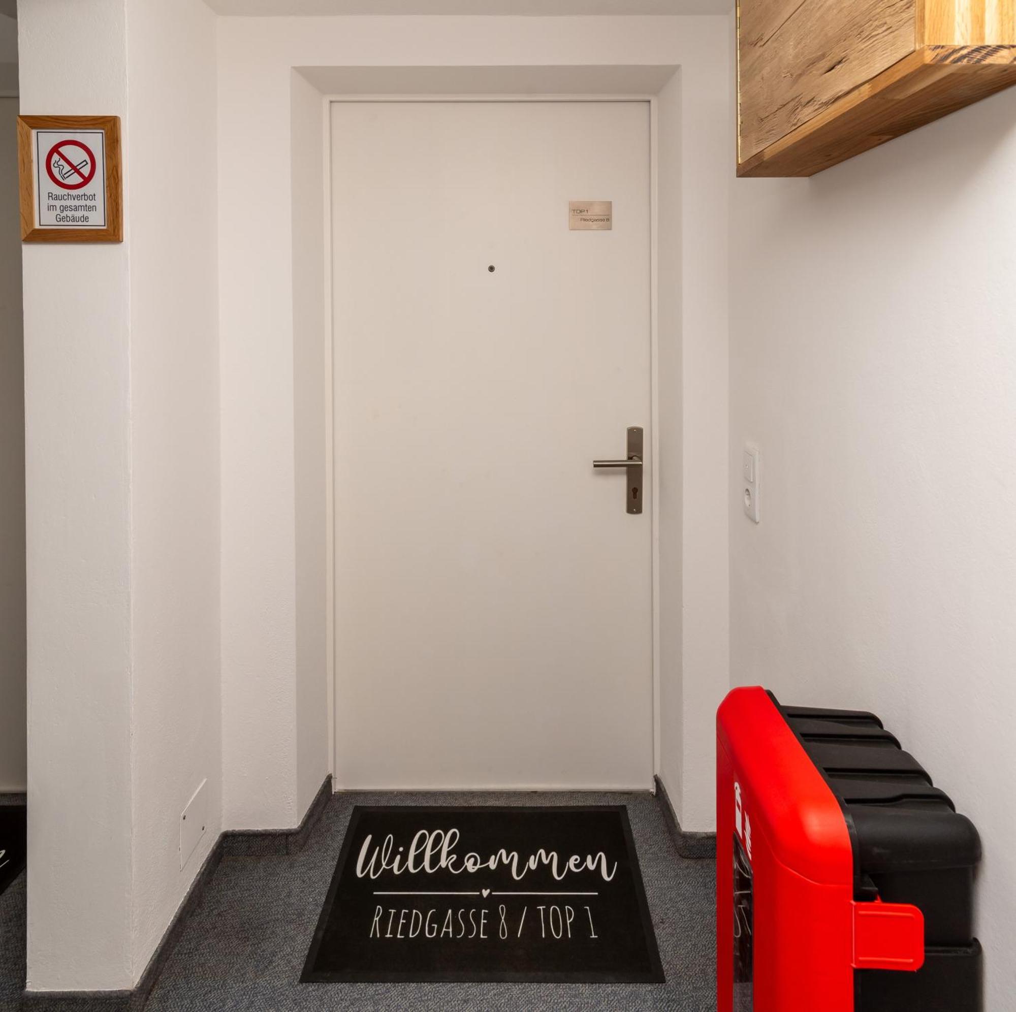 Crimson Cottage Apartments Dornbirn Ngoại thất bức ảnh