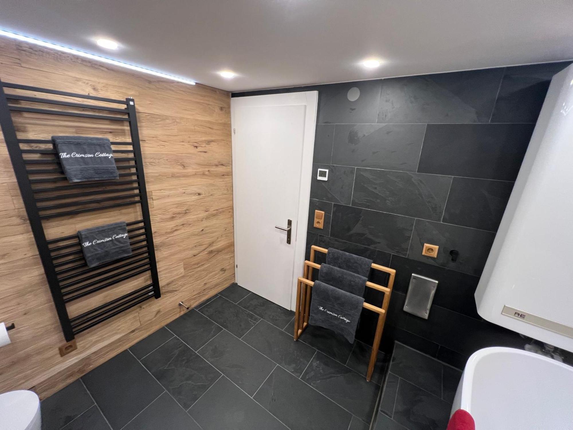 Crimson Cottage Apartments Dornbirn Ngoại thất bức ảnh